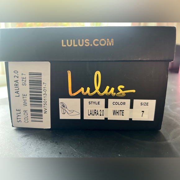 Laura II White Satin Ankle Strap Pointed-Toe Pumps -Sz 7 - Picture 7 of 7